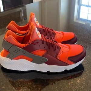 Size 13nike horachi orange and maroon